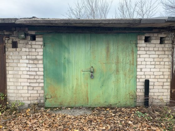 Гараж Кооператив Север . 2Км от  остановки Сурикова. Кривой Рог