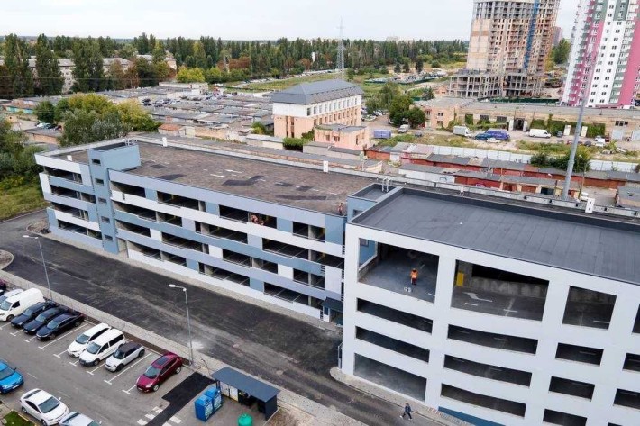 ЖК Місто Квітів. Паркомісця на 3-4 поверхах паркінгу. Без комісії. - фото 1
