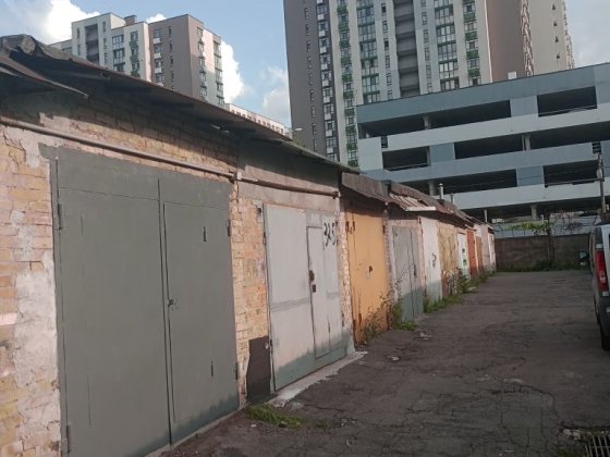 Гараж "Тюльпан".Жк"Місто квітів" Тираспольская, Жк Сирецькі сади. Виго Киев
