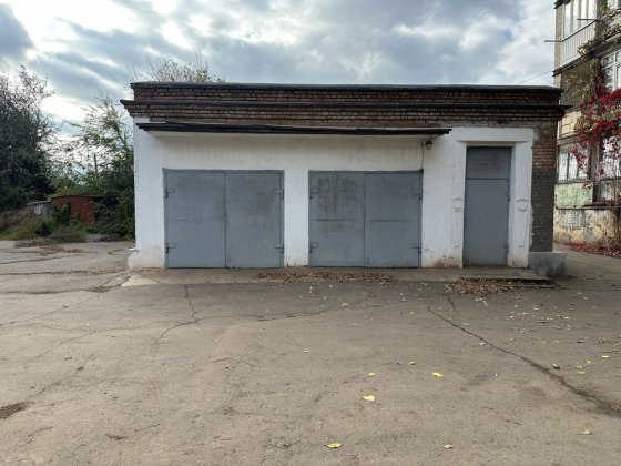 Гаражи, бокс, приміщення під СТО з тереторією, шиномонтаж Кривой Рог
