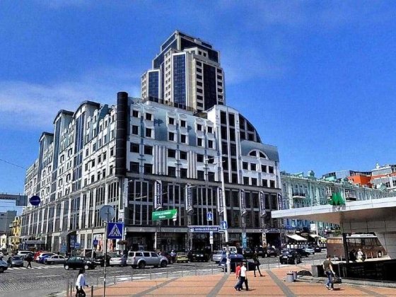 Продаж зручного паркомісця в ТЦ/БЦ Олімпійський, метро Олімпійська Киев