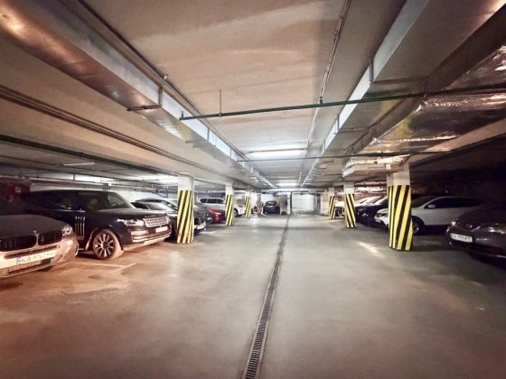 Продажа паркоместа в подземном паркинге по улице Освиты, 3а (Просвещения) Киев