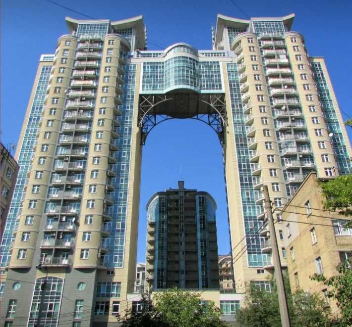 продаж 7 паркомісць (2+5) в ЖК "Тріумф" Печерськ, вул.Звіринецька 59 - фото 1