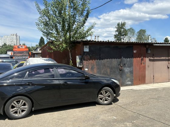 Продам Гараж ,Гаражний кооператив «Позняки 3» вул. Гліба Бабича Киев