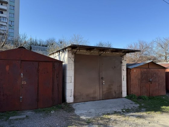 Продається гараж з підвалом Киев