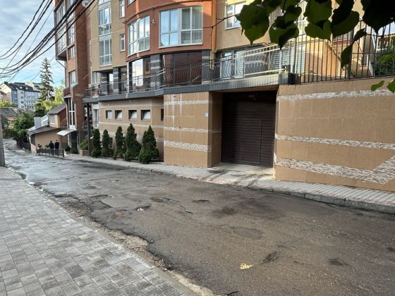 Продам паркінг на вул. Барвінського 2 Тернопіль
