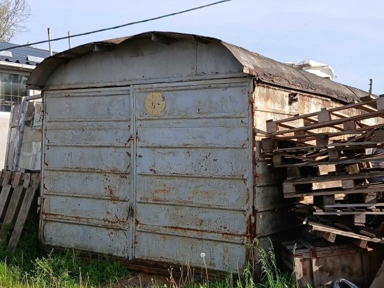 продажа гаража без места. Місце знаходження- с. Великий Кучурів. Чернівці