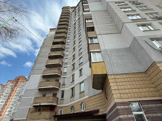 Паркомісце Миколи Амосова вул. 2 Киев