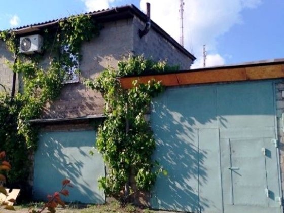 Здвоєний гараж продам, або аренда. 125 кв. м. Вода, електрика і все потрібне. Днепр