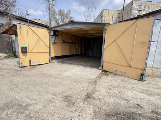 Продам добротный большой гараж в ГСК Калина-2 перекресток Калиновая-Образцова Дніпро