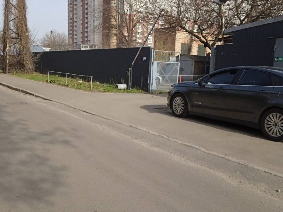 Стоянка автокоаератив. Киев