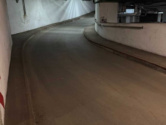 Продаються 2 паркомісця + підсобка,м. Берестейська Київ