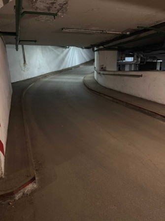 Продаються 2 паркомісця + підсобка,м. Берестейська - фото 1