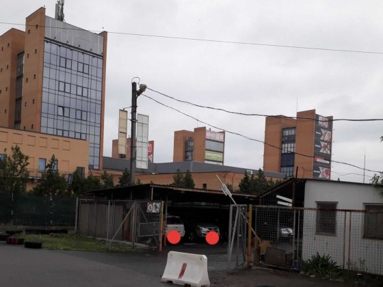 Продам паркоместо на крытой автостоянке возле ц. Вавилон ж/м Солнечный Дніпро