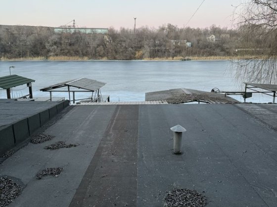 Продам бокс на причале возле  днепра кичкас Запорожье