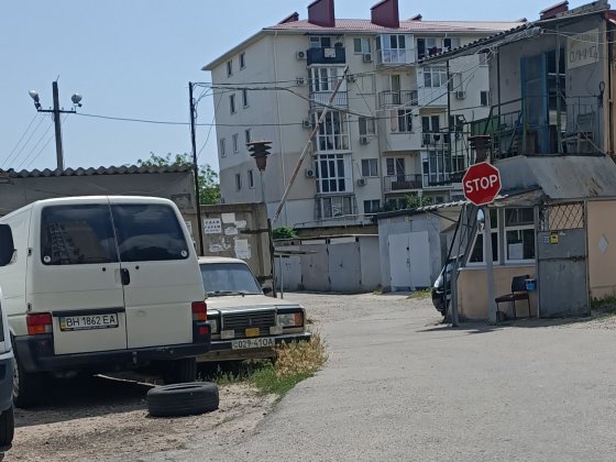 Місце на критій стоянці Одесса