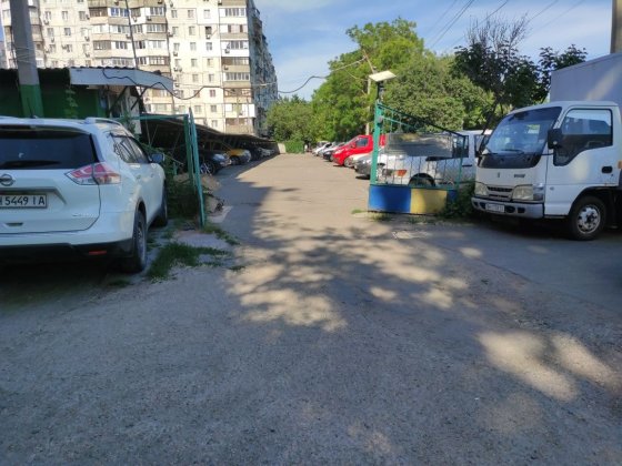 Продам место на стоянке ул Архитекторская 14 Одеса