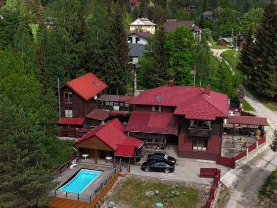 Відпочинковий комплекс "Релакс" з басейном у Микуличині Яремче