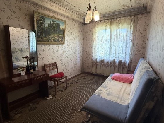 Сдам 3-х комнатную квартиру в Центре Черемушек !Можно командировочным и тд Каменское