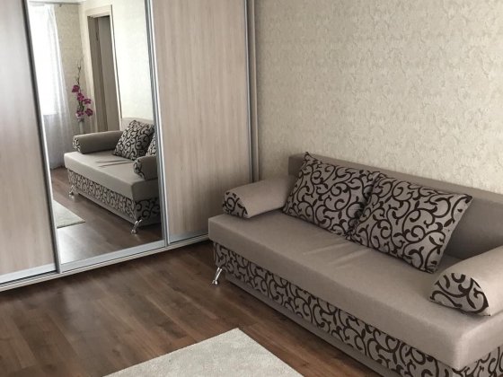 2х комнатная квартира напротив  автовокзала, первый этаж