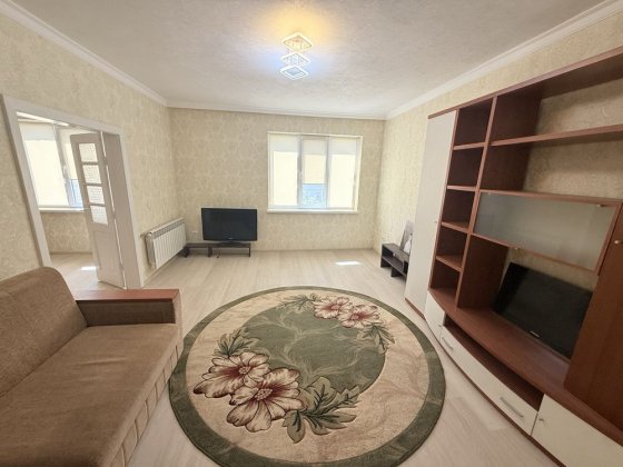 Орегда велика 2к квартира , закритий двір на 6 квартир