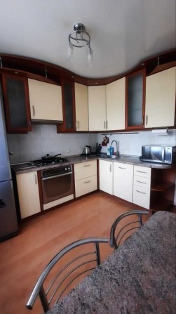 Сдается 2 к кв ул Быкова 9, 5/9, 7000 грн + комм - фото 1