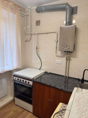 Здам в довгострокову оренду 2-к. квартиру в центрі міста - фото 1