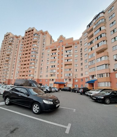 Здам квартиру є укриття в будинку, генератор, школа і дитячий садок у дворі - фото 1