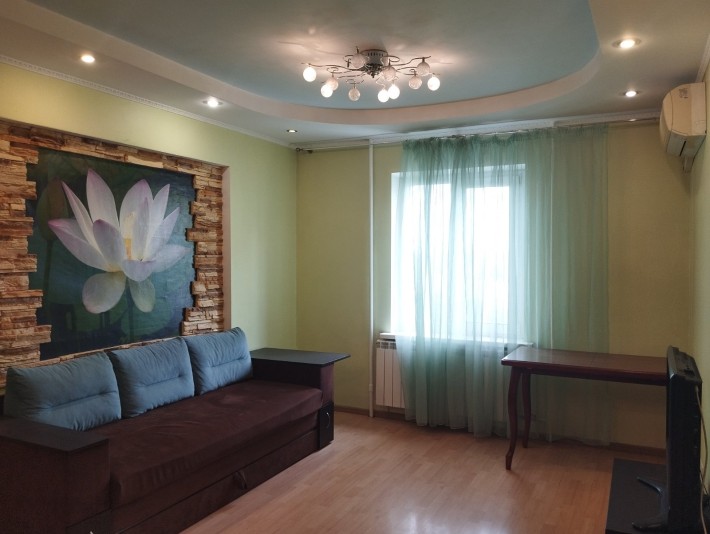 Продам 3 кімнатну квартиру 76 м.кв. вул. Ревуцького 7а метро Харківське 10 хв. громадським транспорт - фото 1