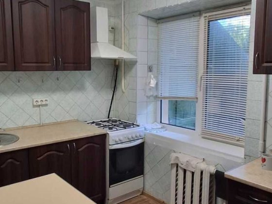 Затишна 2-кімнатна квартира по пр. Леся Курбаса, 10а Киев