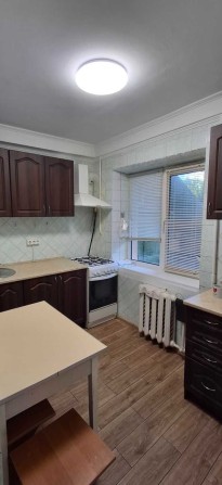 Затишна 2-кімнатна квартира по пр. Леся Курбаса, 10а - фото 1