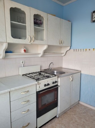 Оренда 2 км кв вул Гната Хоткевича,автономне опалення,кімнати окремі,все необхідне.Вільно - фото 1