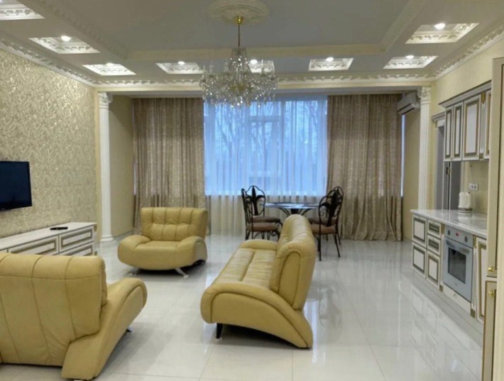 Коновальця 44а Оренда 3к квартири Метро Печерська - фото 1