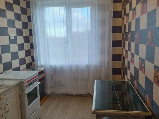 Сдам 2 к квартиру на  Заречном ,школа полиция. Кривой Рог