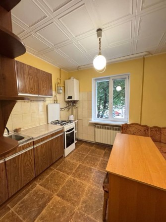 Здаю в оренду 2 кімнатну квартиру район Брати - фото 1