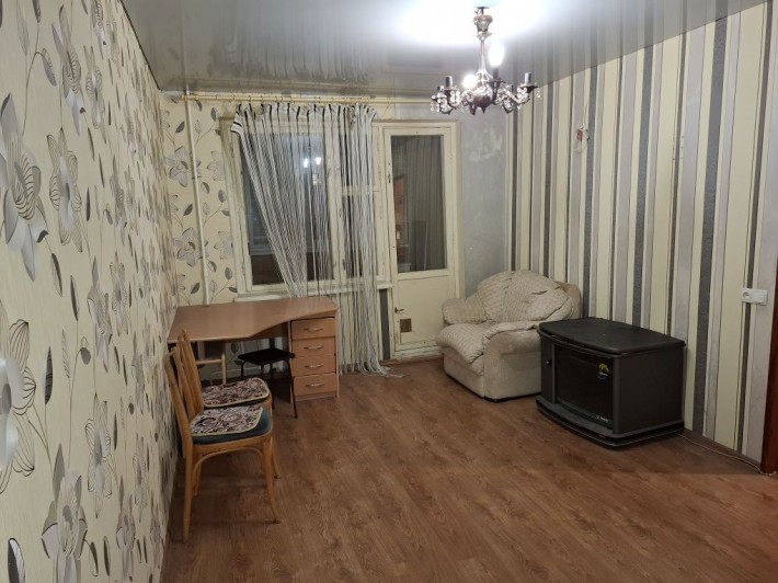 Сдаю 2х кімнатну квартиру на 5 Зарічному,  середина Бродвея, - фото 1