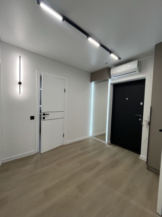 Оренда 1.5квартира сучана укомплектована, гардеробна в новобудові.ЖК закритого типу, - фото 1