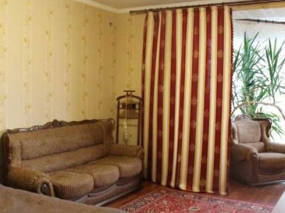 Оренда однокімнатної квартири. Волинська 9а. Киев