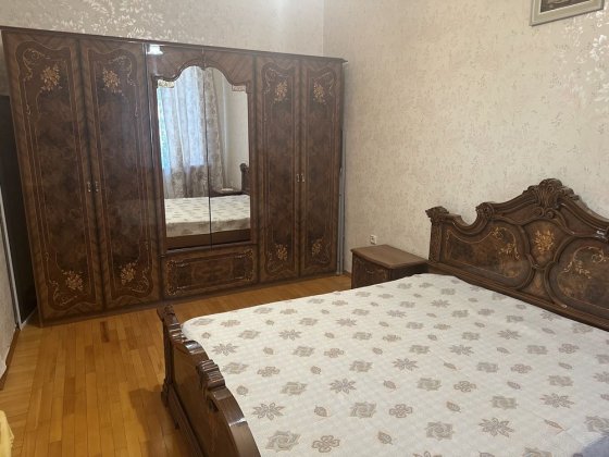 Центр 3 кімнатна квартира біля Цуму, світло є завжди Полтава