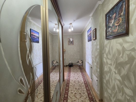 Двох кімнатна квартира закритий двір парковка, чудовий ремонт. Ріелтор Валєріч Хмельницкий