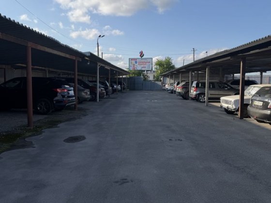 Продам або здам в оренду паркомісце Каменец-Подольский