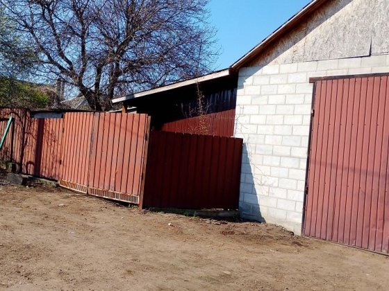 Сдам гараж, станет два микроавтобуса