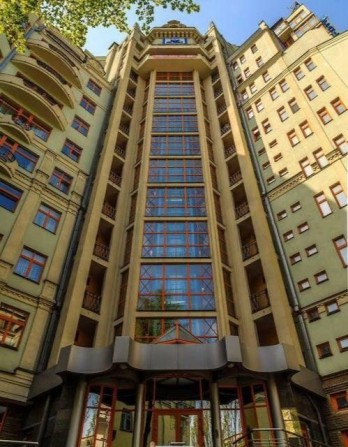 Здається місце в підземному паркінгу на бульварі Т.Шевченка 11, охорона - фото 1
