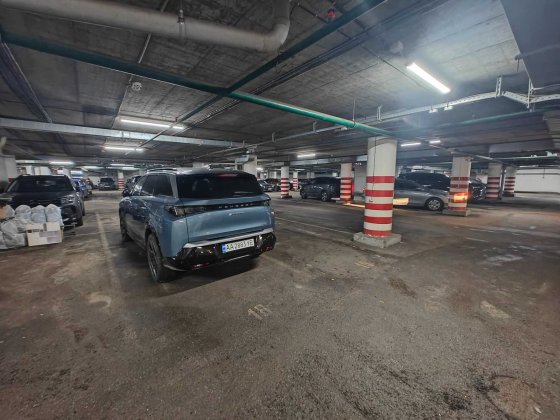Паркомісце з зарядкою в ЖК Сонячна Брама, Здановської 73-Е, Ломоносова, Лікоград Київ