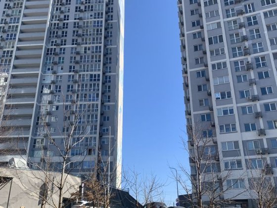 Оренда  дуже зручного машино-місця 16.2 м ЖК Лебединий Ревуцького 40-В
