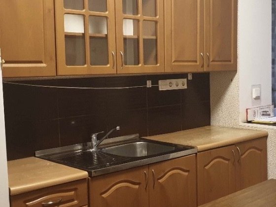 1-ша міська лікарня з місцем для авто гарний стан Полтава