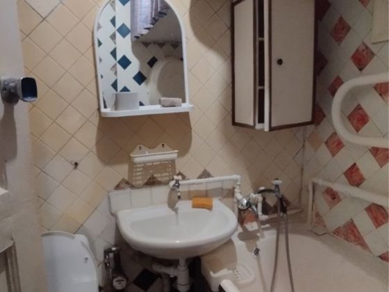 Поділ 2 кімнатна квартира на зупинці Млинкомбінат Полтава