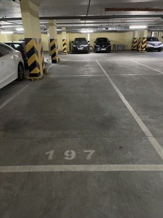 Аренда  паркоместа для  автомобіля и мотоцикла. Є електрозаоядка. Паркстоун, Паруса ,Оазис - фото 1