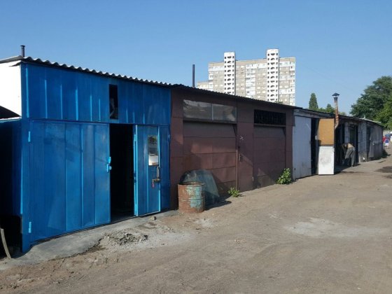 Оренда на райдужній гаража під склад,производство.авто.сто.покраска.