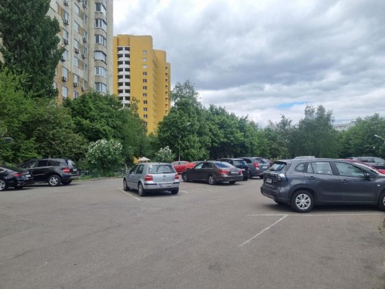 Оренда паркомісць вул. Левка Лук’яненка, 2Л Київ